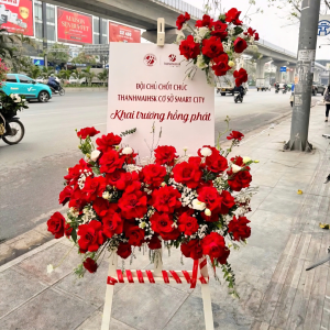 Kệ hoa khai trương Red Glory Grand